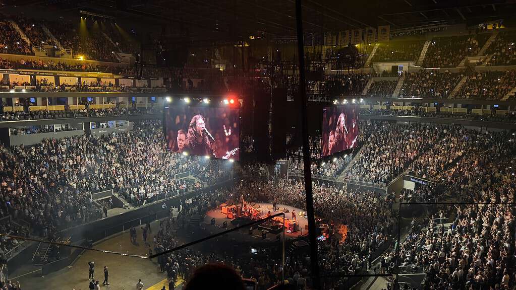 A picture of the concert of the Foo Fighters at Dreamfest 2023, taken high above the stage.
